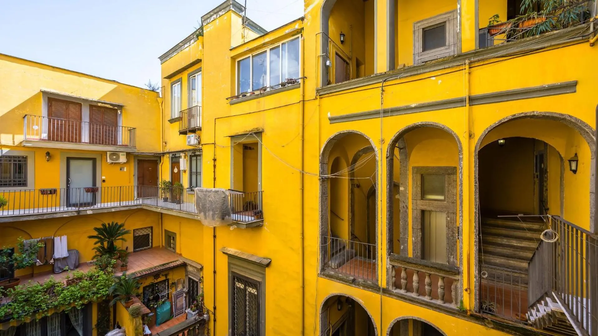 Palazzo Mormando - Modern Apartment Naples Hébergement de vacances