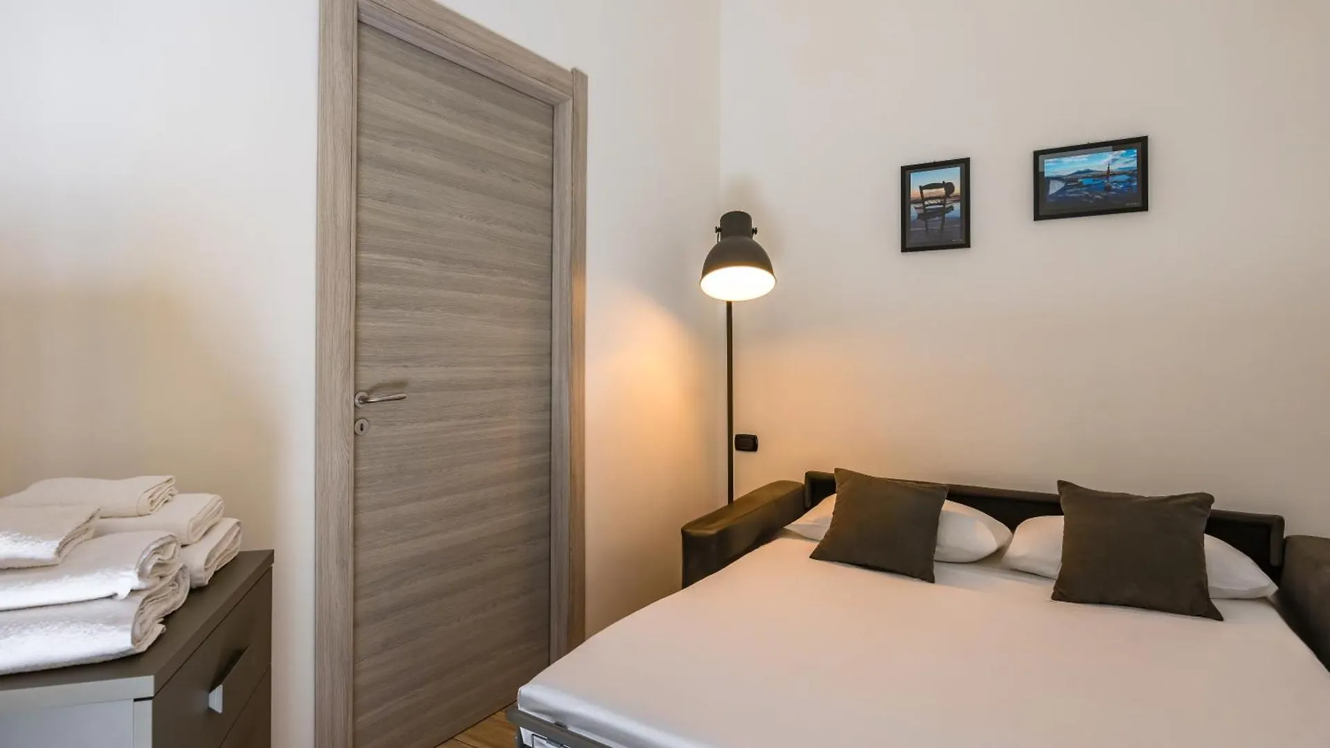 Palazzo Mormando - Modern Apartment Naples Italie