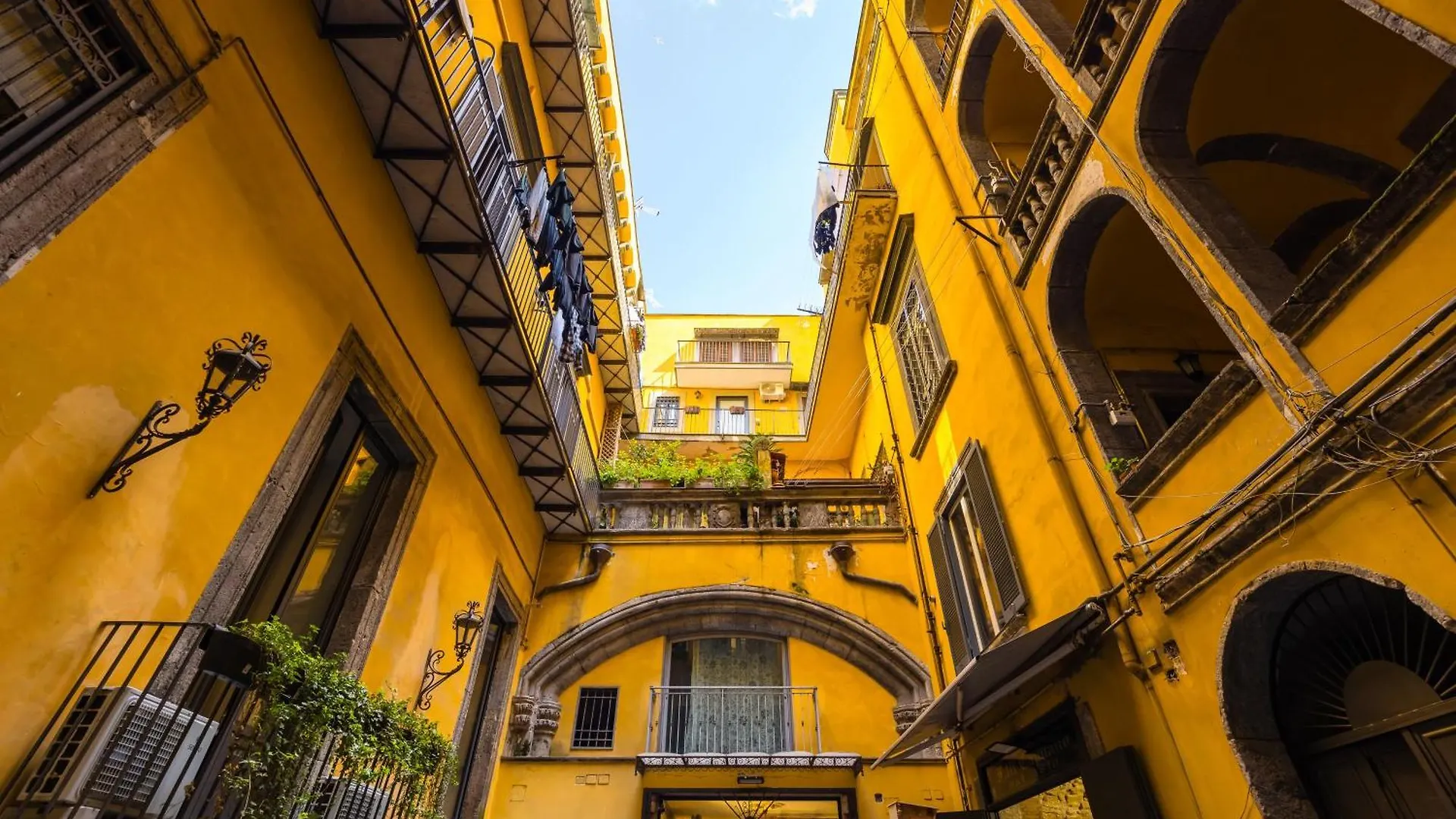 Palazzo Mormando - Modern Apartment Naples 0*,  Italie