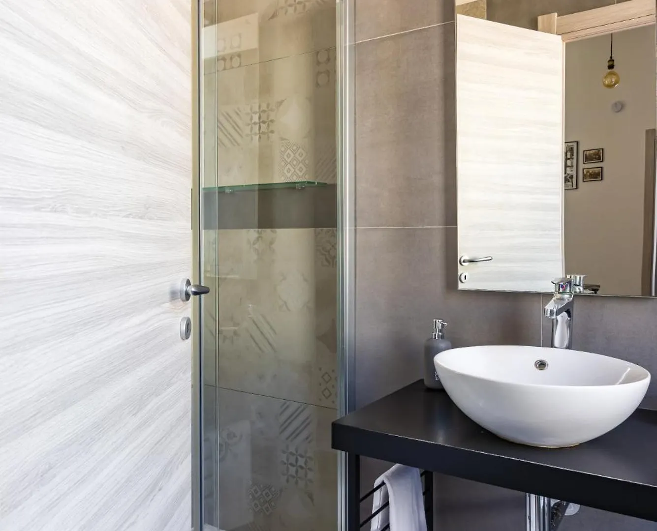 Palazzo Mormando - Modern Apartment Naples