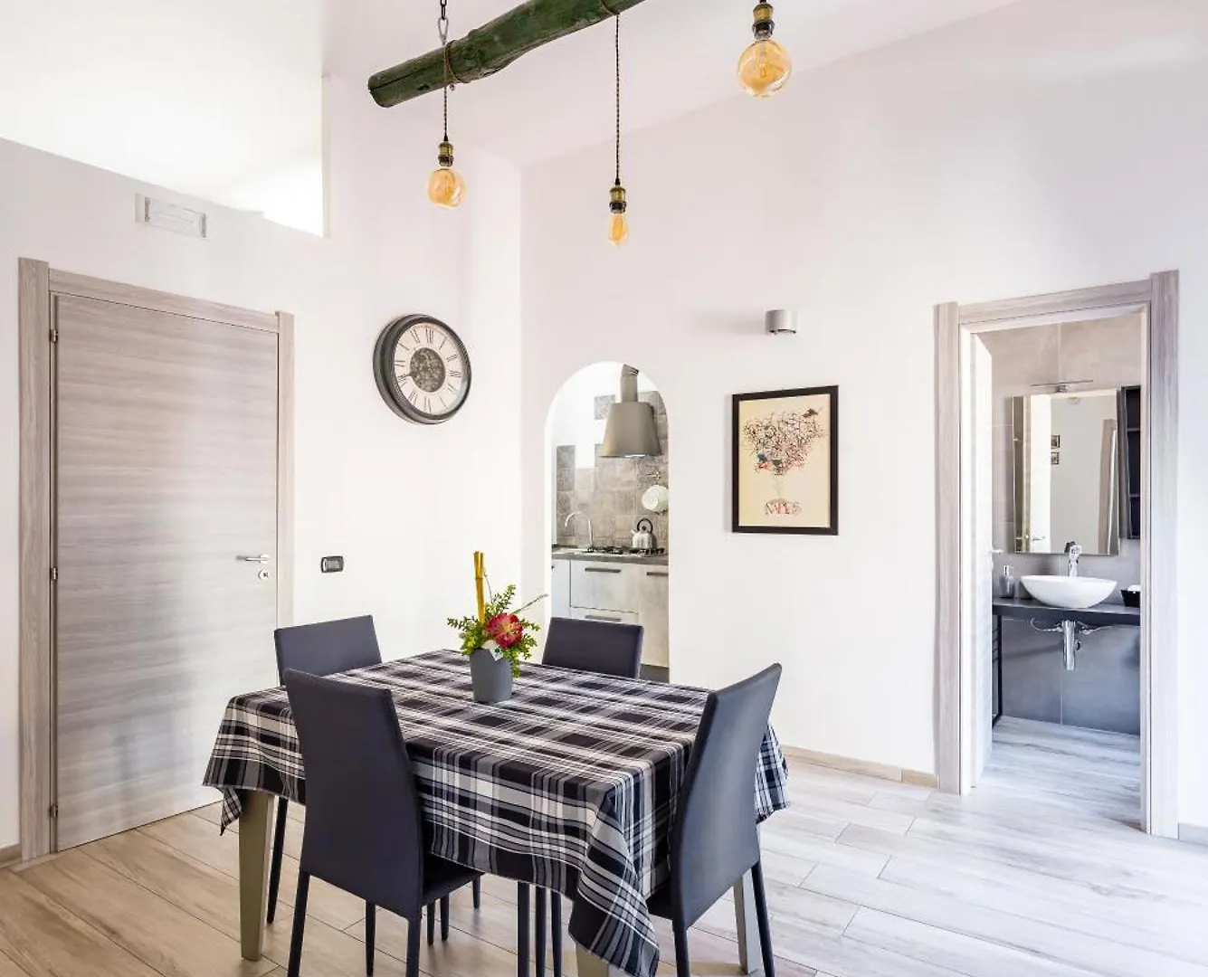 Palazzo Mormando - Modern Apartment Naples