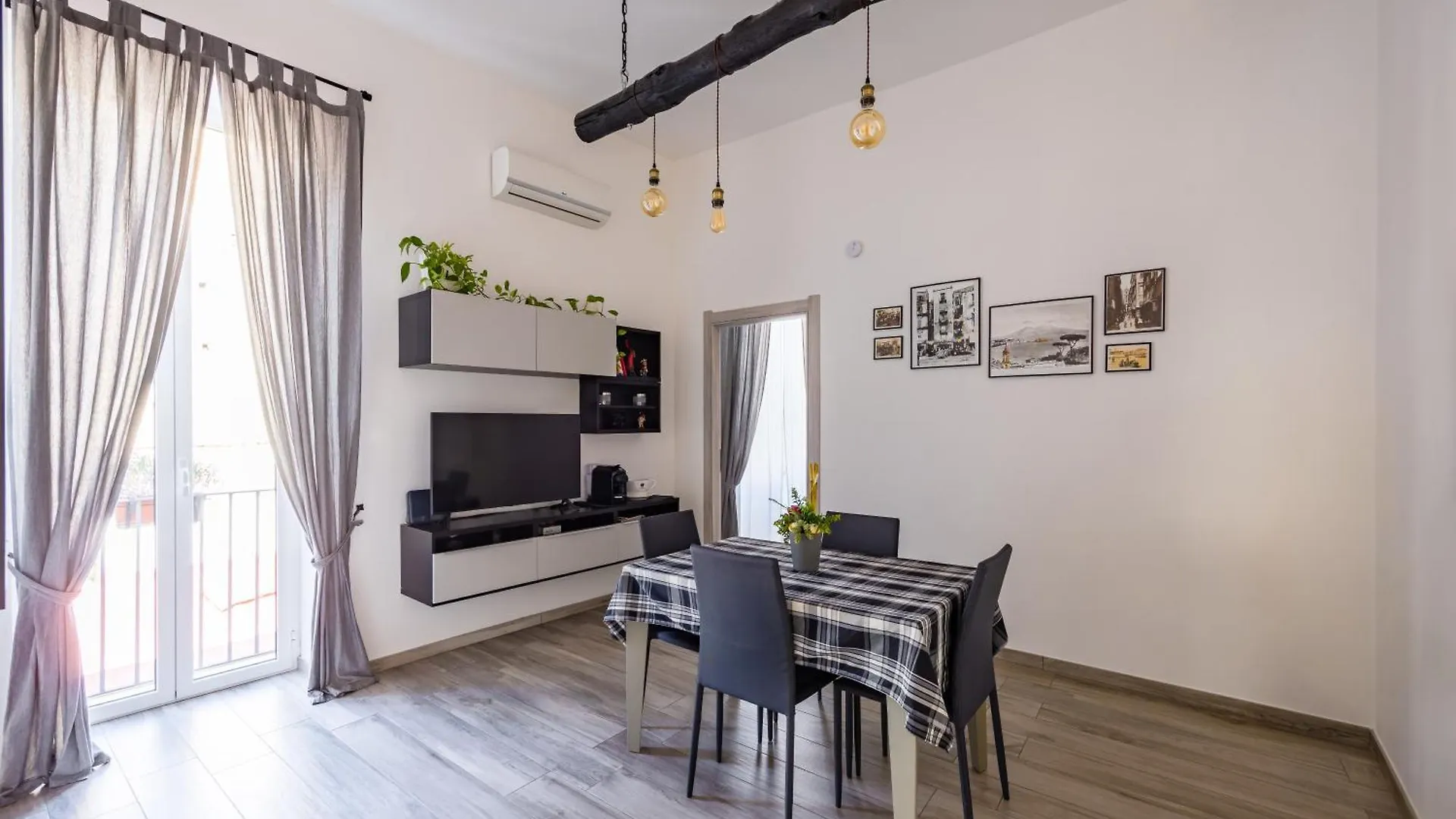 Hébergement de vacances Palazzo Mormando - Modern Apartment Naples Italie