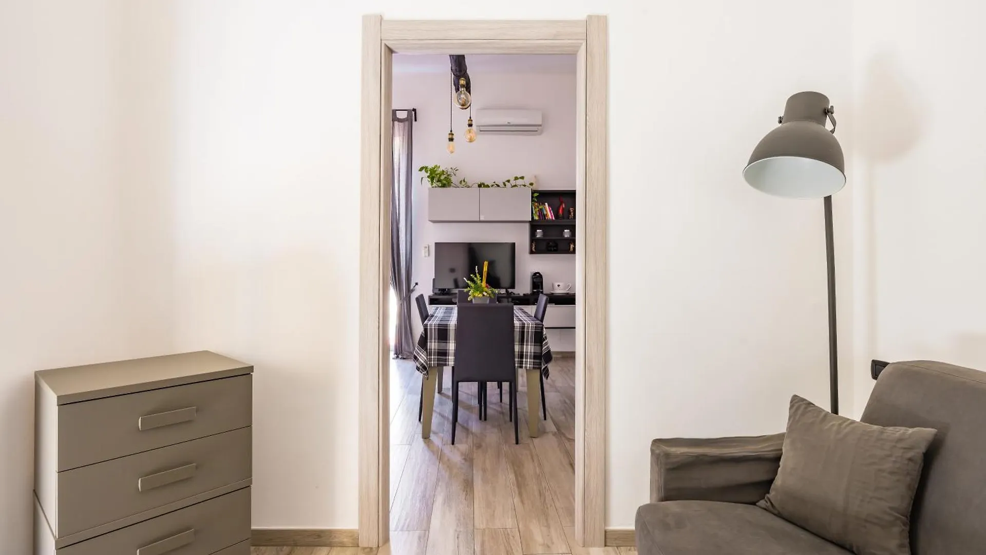Palazzo Mormando - Modern Apartment Naples 0*,